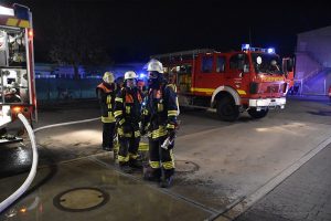 Feuerwehr Training auf dem Gelände von KURZ